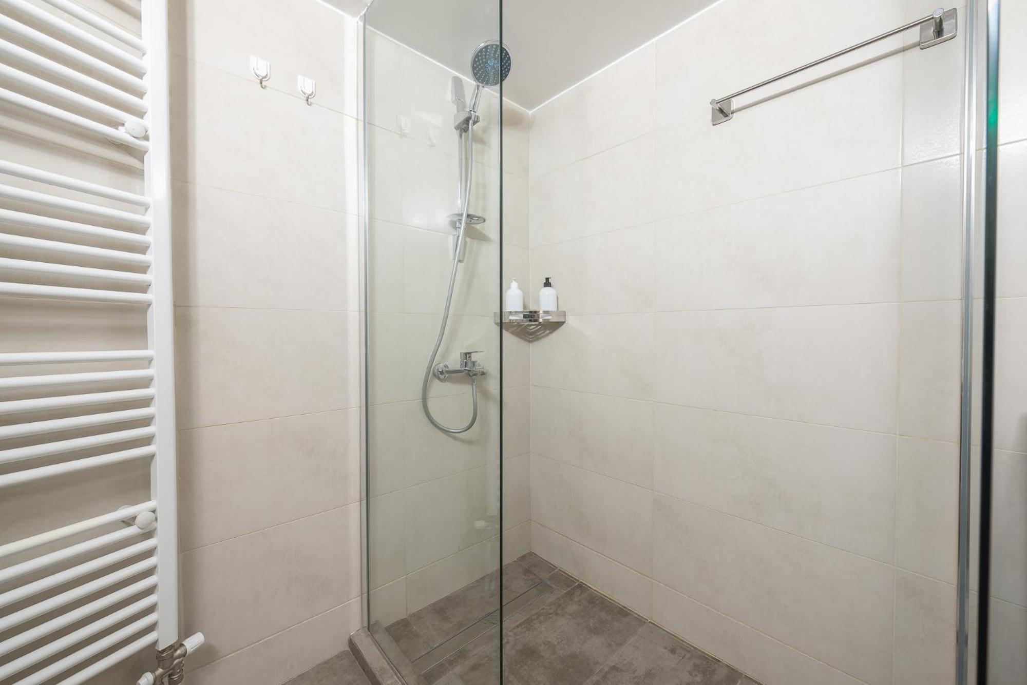 Stylish 2Bdr Apt By Acropolis Atina Dış mekan fotoğraf